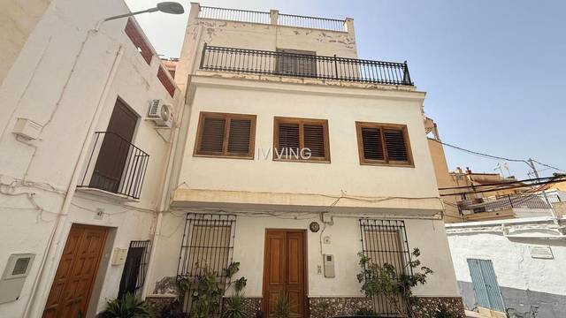 Casa de pueblo en Macael, venta