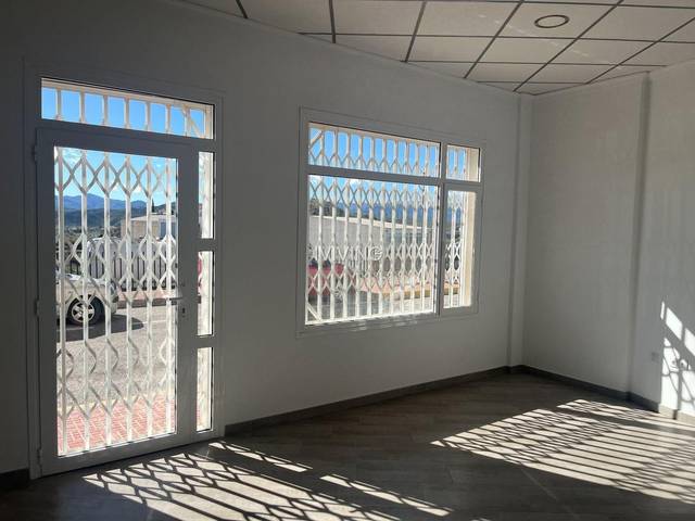 Local comercial en Albox, Mercadona, alquiler